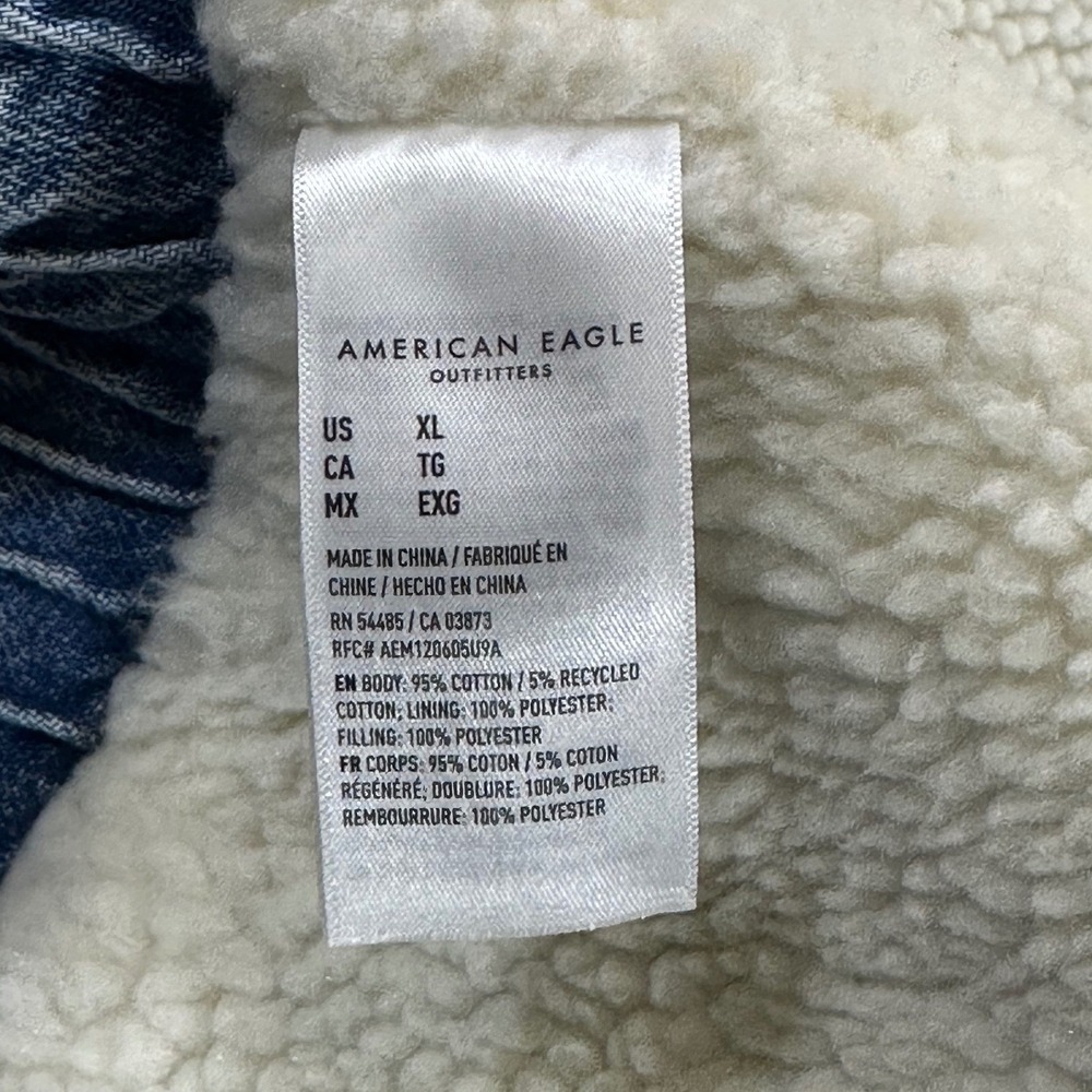 American Eagle Womens XL Sherpa Lined Denim Bomber Jacket Light Wash Oversized - Picture 6 of 7